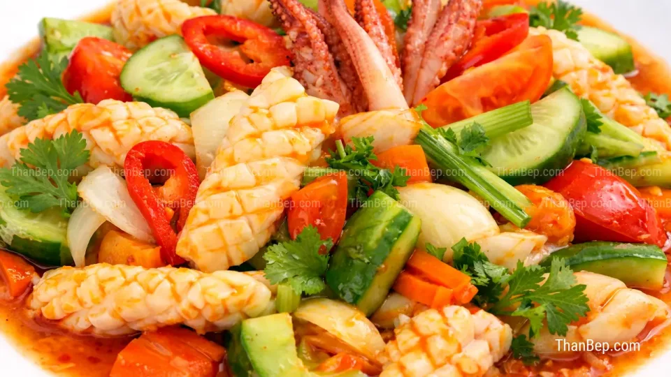 Cách làm mực xào chua ngọt giòn ngon đơn giản